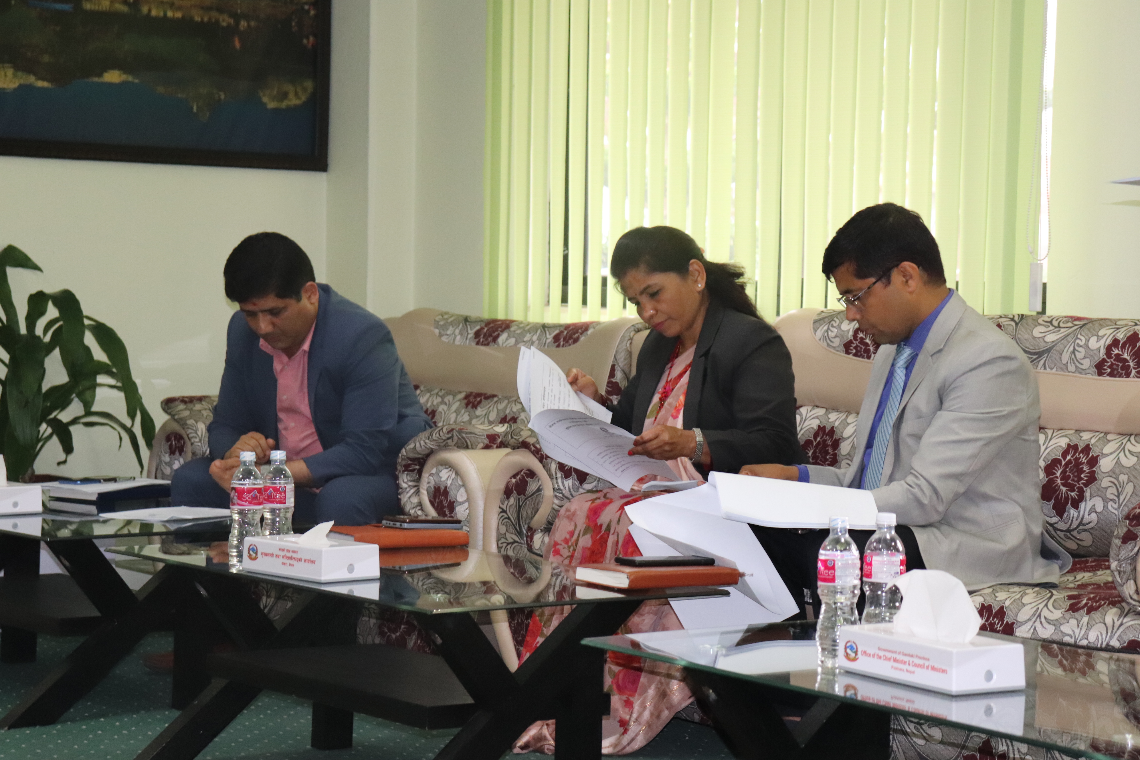 योजना कार्यान्वयनमा देखिएका समस्याहरूको पहिचान र निराकरणका लागि सुझाव तथा सिफारीस प्रतिवेदन बुझाउने कार्यक्रम।