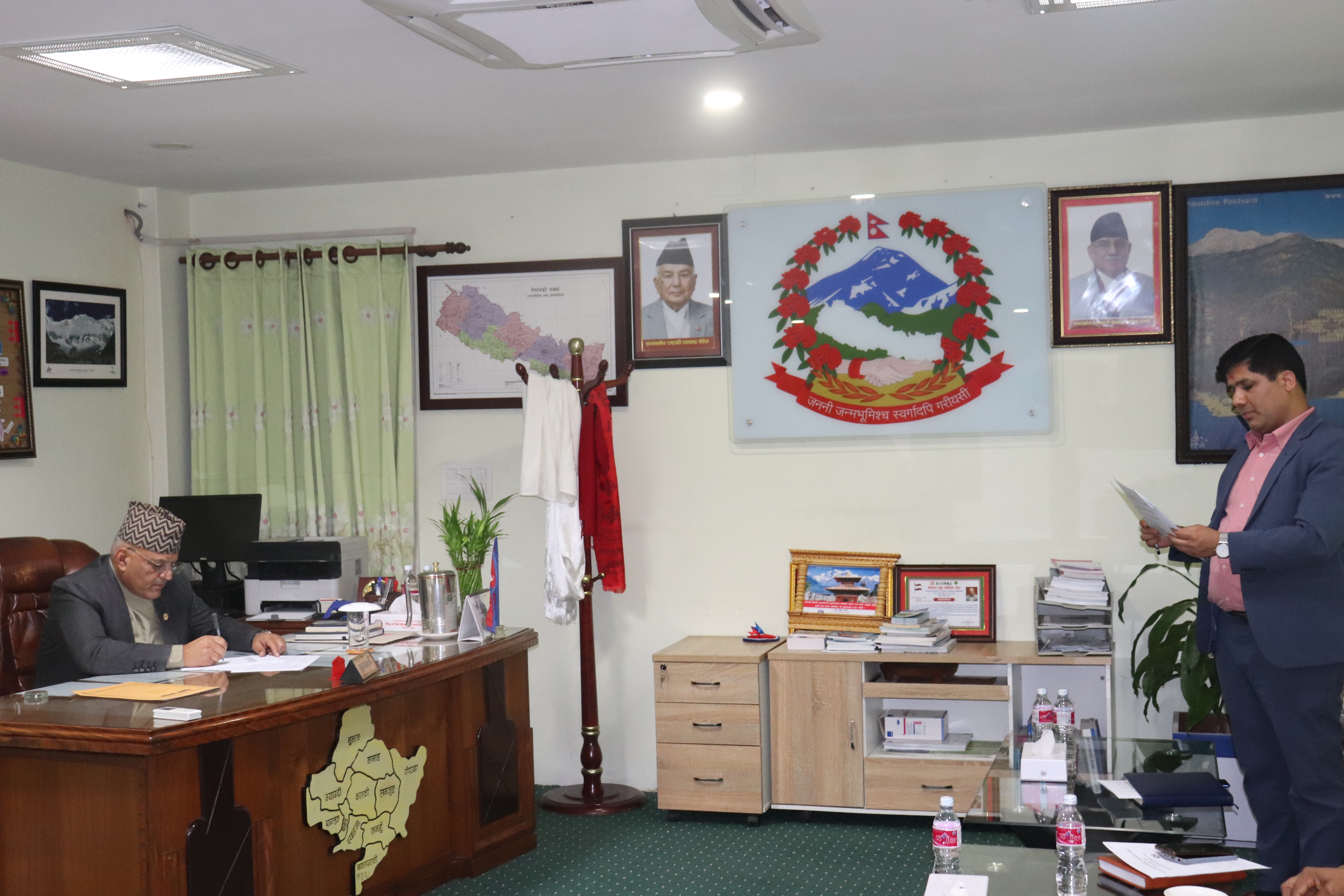 योजना कार्यान्वयनमा देखिएका समस्याहरूको पहिचान र निराकरणका लागि सुझाव तथा सिफारीस प्रतिवेदन बुझाउने कार्यक्रम।